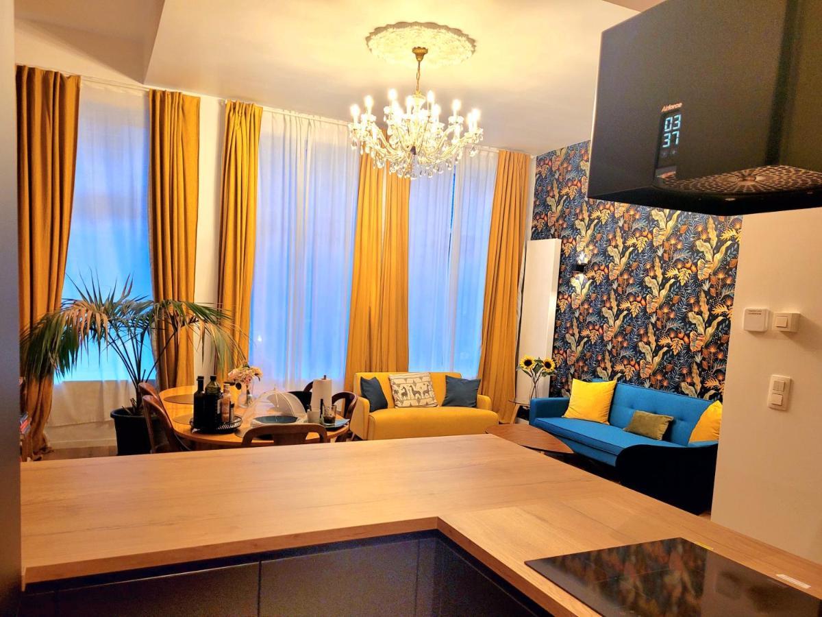 Brand New Camelia Room With Private Bathroom Bruxelles Exterior foto