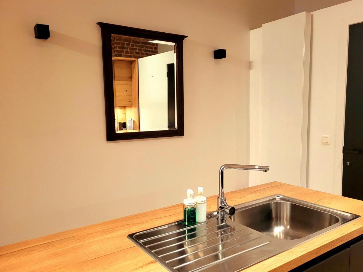 Brand New Camelia Room With Private Bathroom Bruxelles Exterior foto