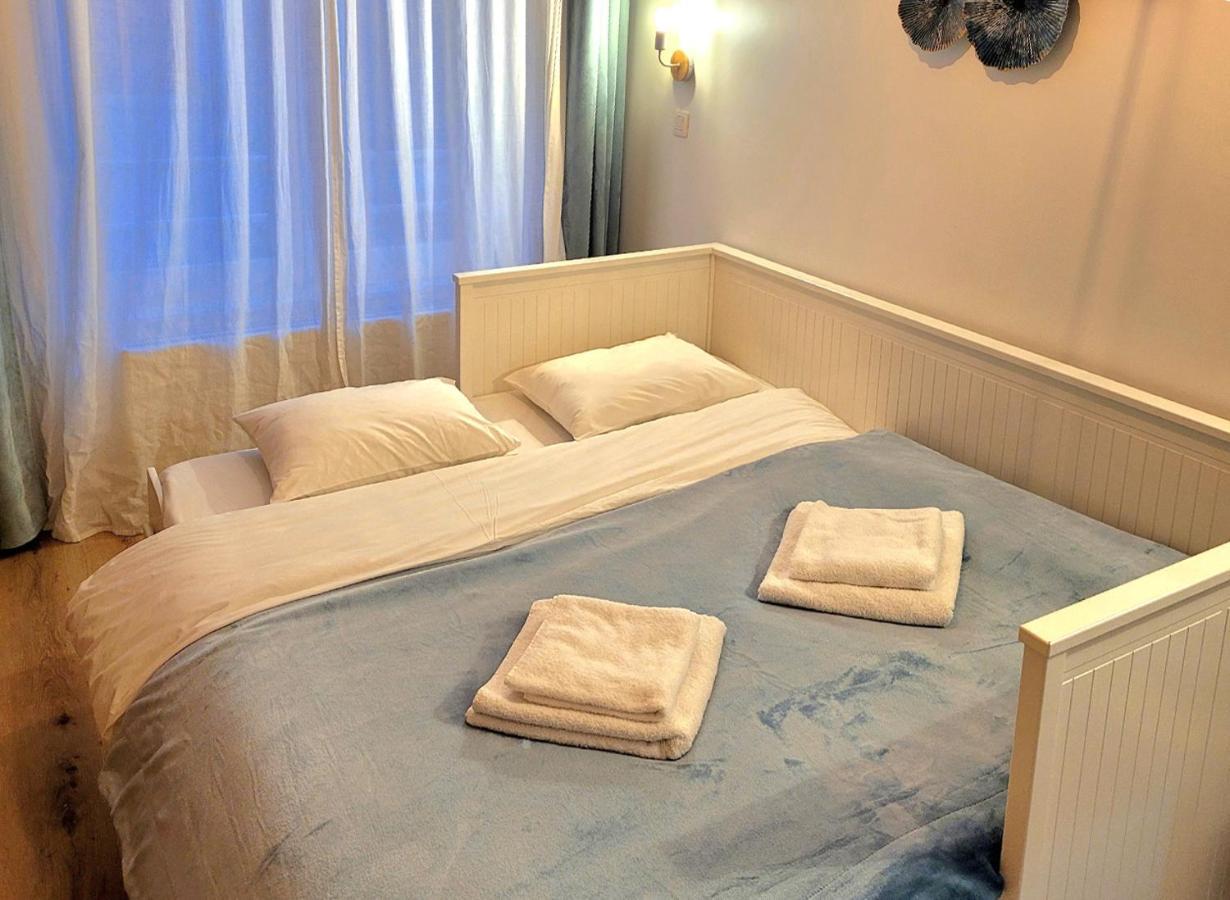 Brand New Camelia Room With Private Bathroom Bruxelles Exterior foto