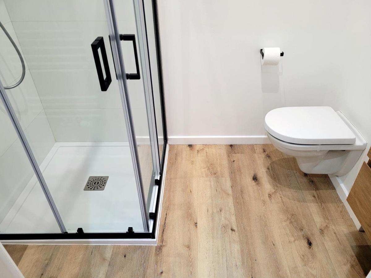 Brand New Camelia Room With Private Bathroom Bruxelles Exterior foto