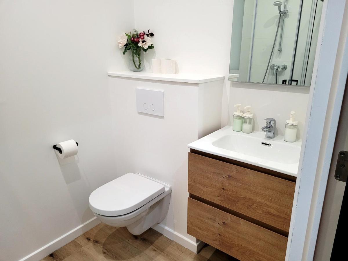 Brand New Camelia Room With Private Bathroom Bruxelles Exterior foto